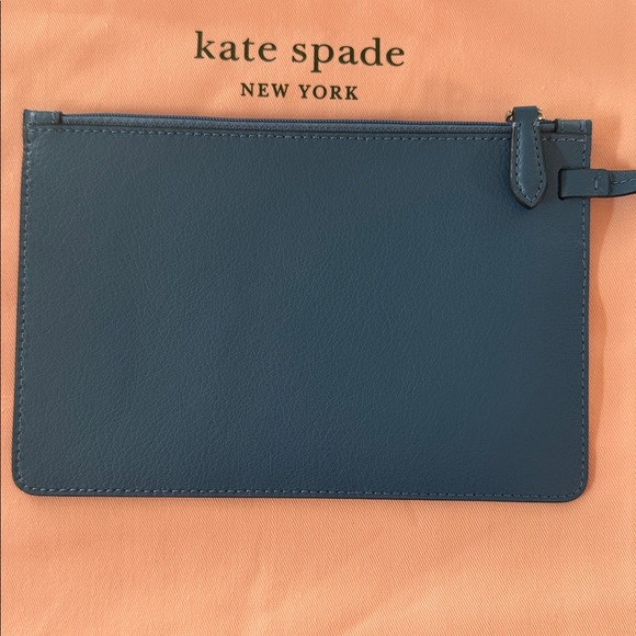 Kate Spade Blue and White Polar Bear Crossbody Bag with polar bear pouch & dusty - Picture 6 of 6